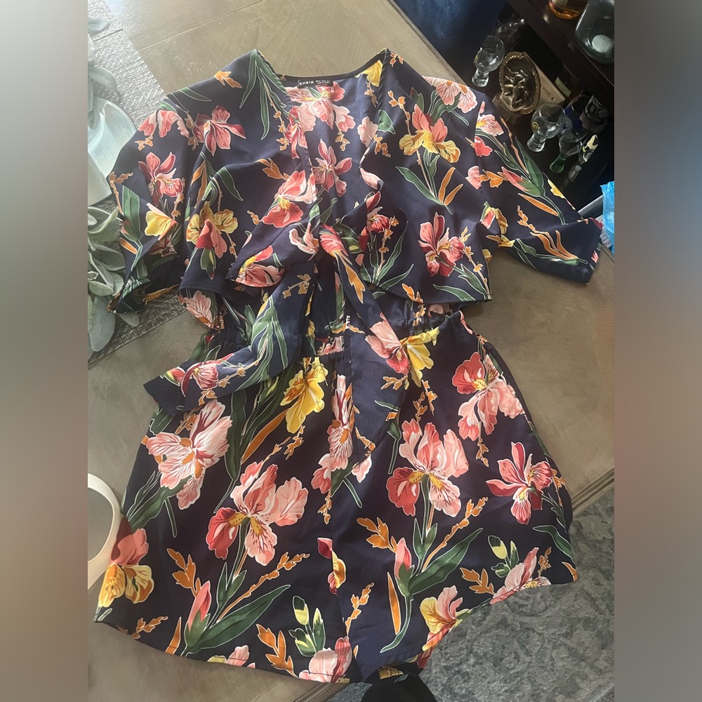 Hawaiian print romper